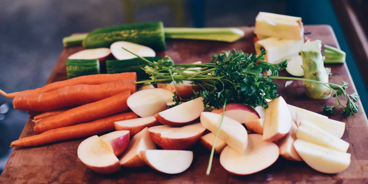 La mejor forma de reforzar el sistema inmunitario es comer frutas y verduras.